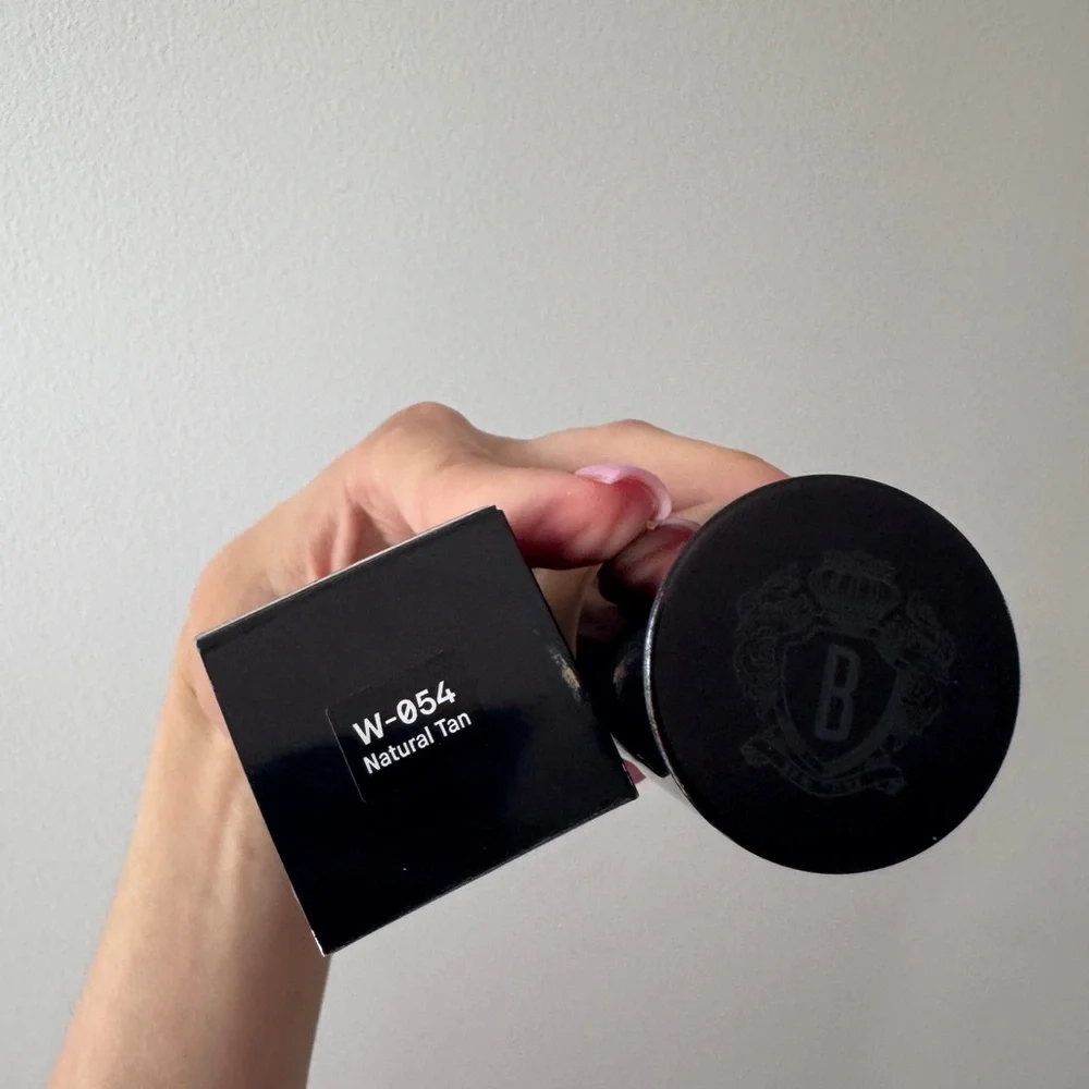 Bobbi Brown Weightless Skin Foundation SPF 15, 30 ml Shade W-054 Natural Tan - Picture 2 of 3